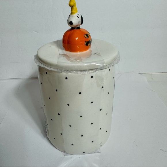 NWT. Peanuts Rae Dunn Snoopy “Puppy Love” Mug With Lid Halloween. Ceramic mug - Picture 3 of 8
